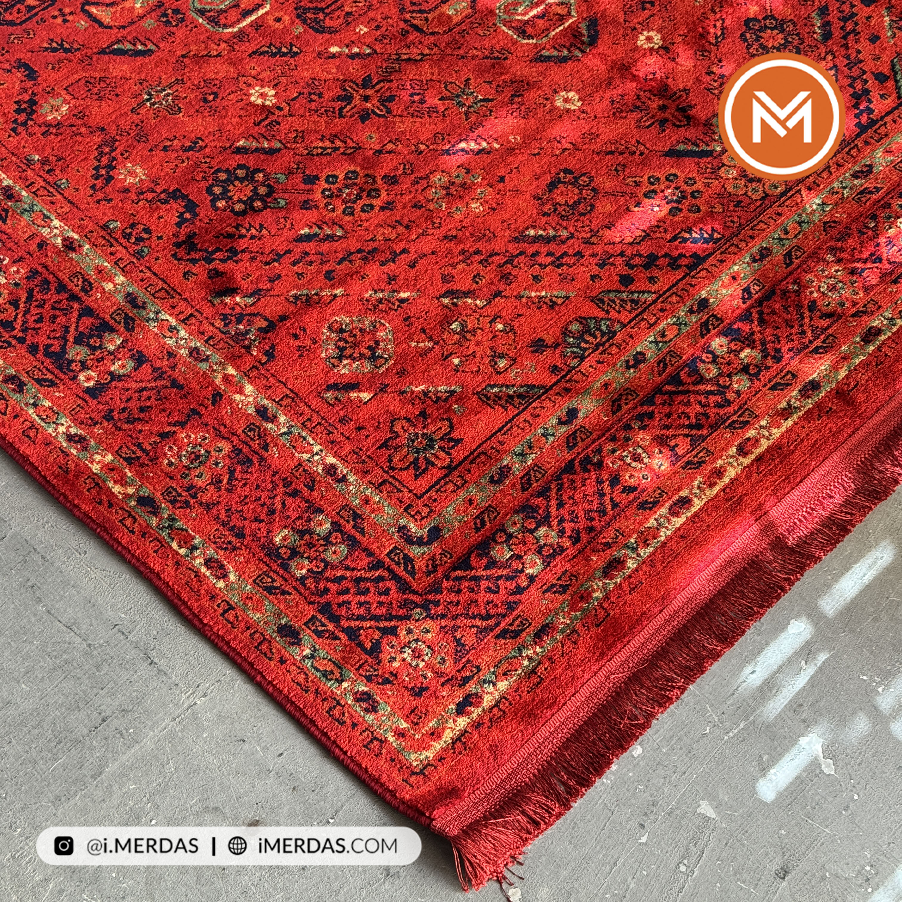 فرش گبه هرمس کد 6026 زمینه لاکی